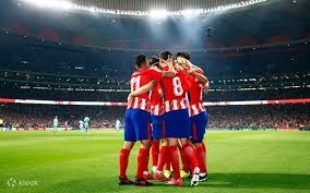 时隔34年维京队再夺挪超冠军，球迷冲入球场内疯狂庆祝